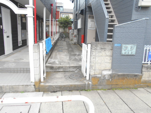 22/25 エントランス