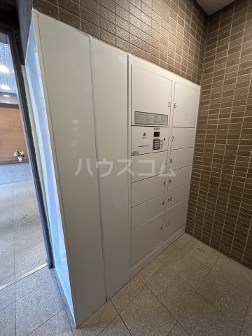 19/30 エントランス