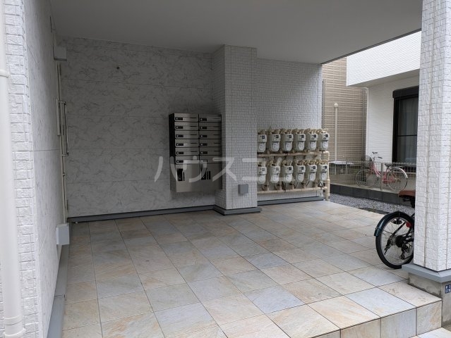 3/4 エントランス