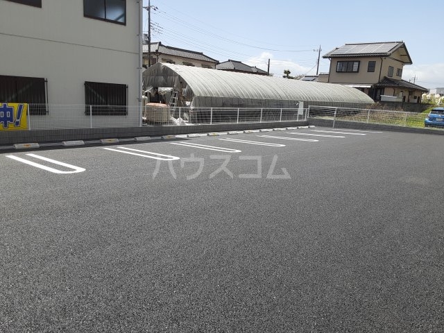 22/28 駐車場