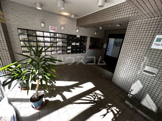 17/25 エントランス