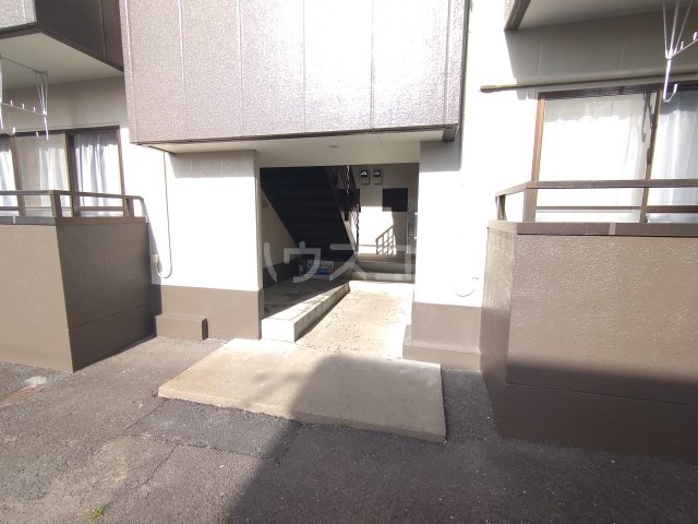 22/24 エントランス