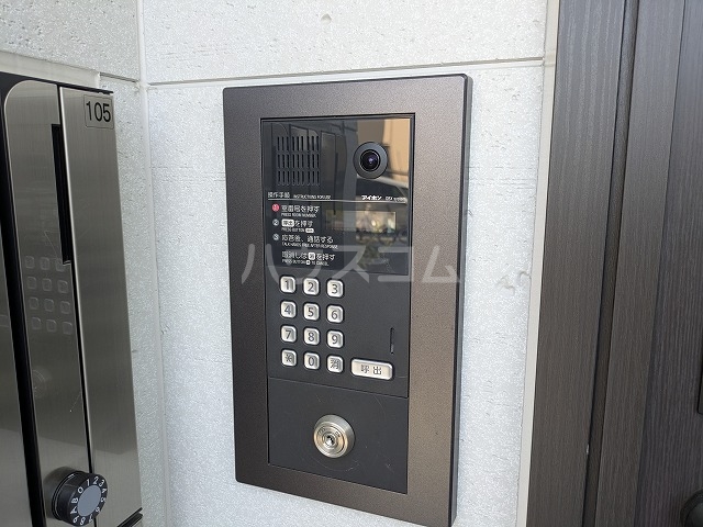 18/27 エントランス