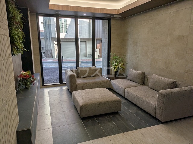 25/30 エントランス