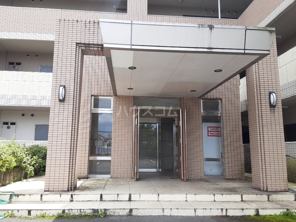 19/28 エントランス