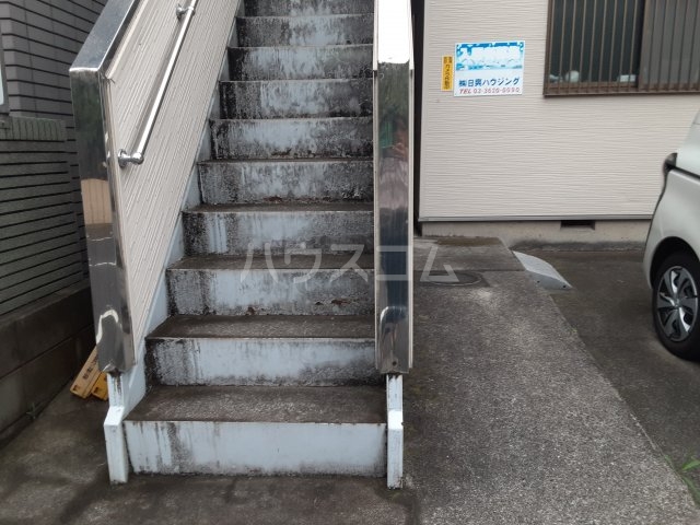 22/25 エントランス