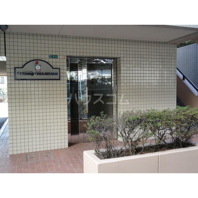 18/21 エントランス