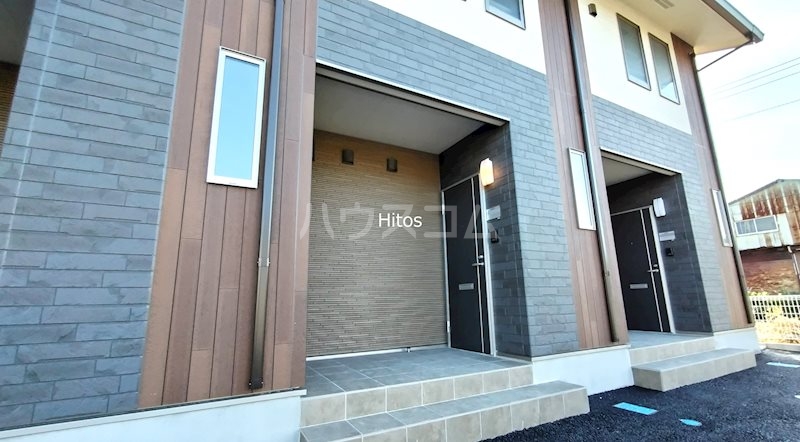 26/28 エントランス