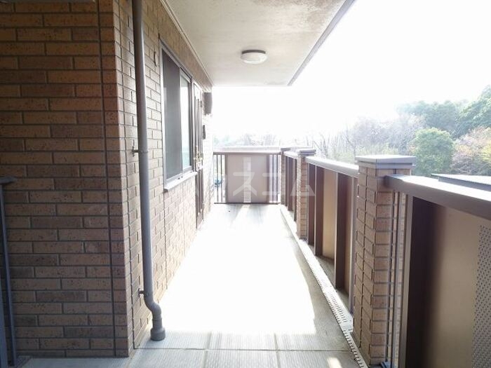 18/29 エントランス