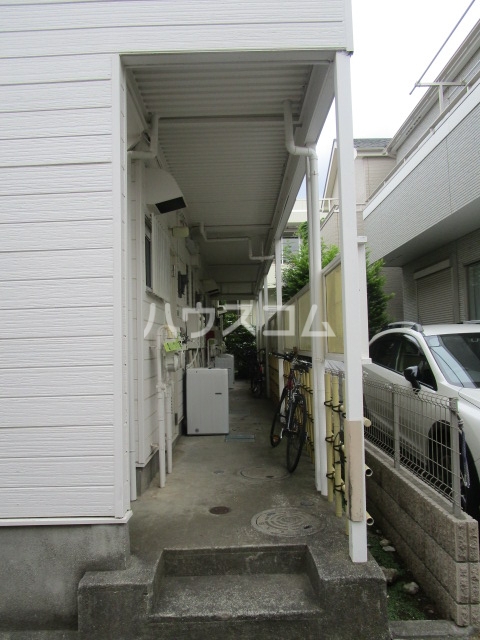 26/30 エントランス