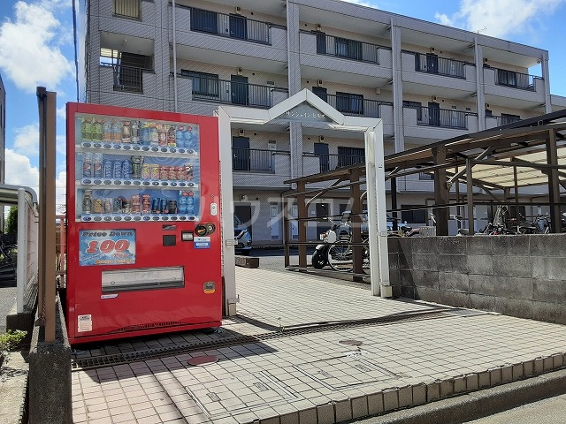 28/30 エントランス