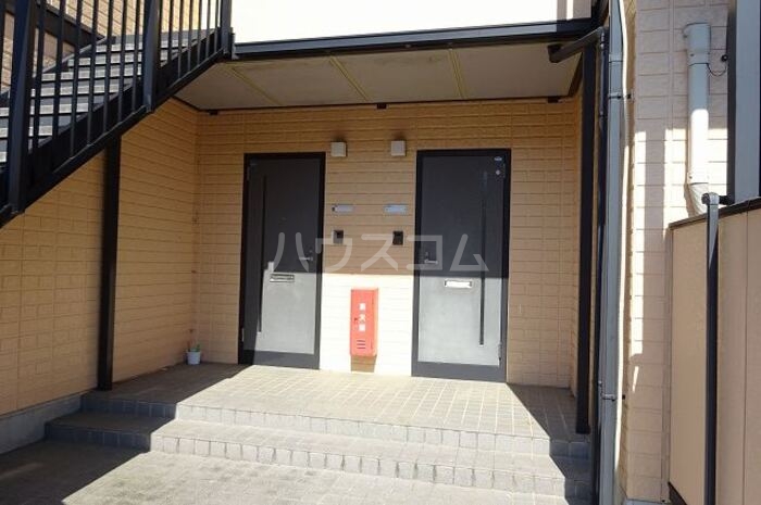 16/21 エントランス