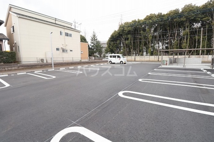 2/3 駐車場