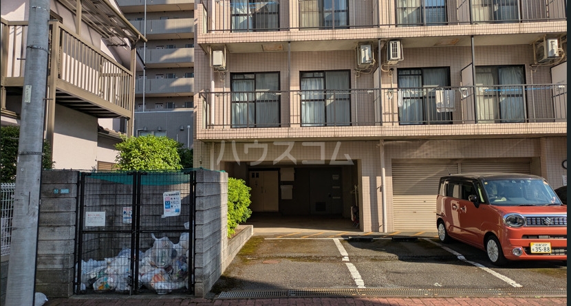 26/30 駐車場
