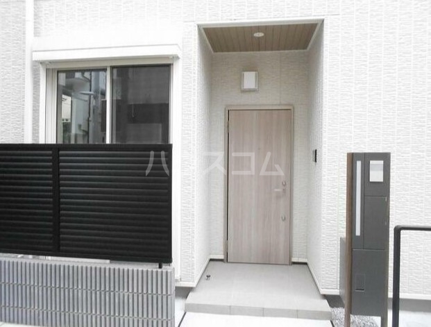 22/25 エントランス