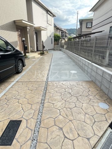 18/27 エントランス