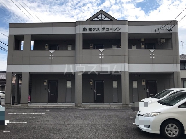 23/26 駐車場