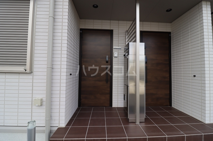 21/30 エントランス