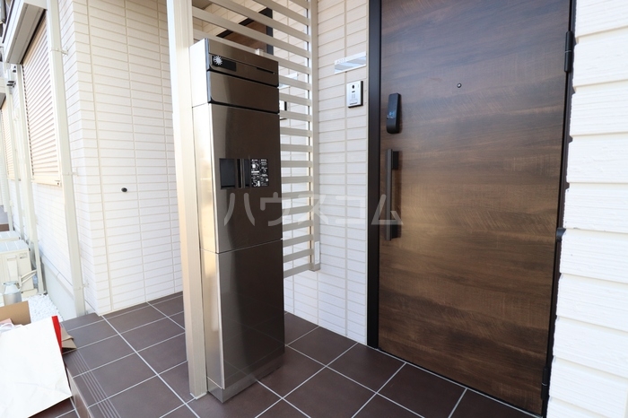 23/30 エントランス