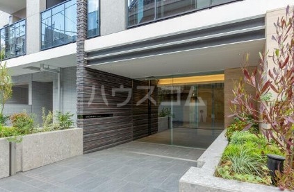 22/30 エントランス