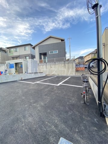 18/28 駐車場