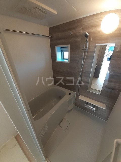 13/30 浴室