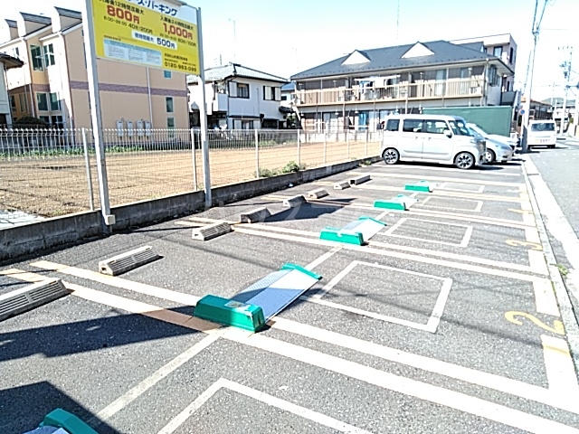 23/30 駐車場