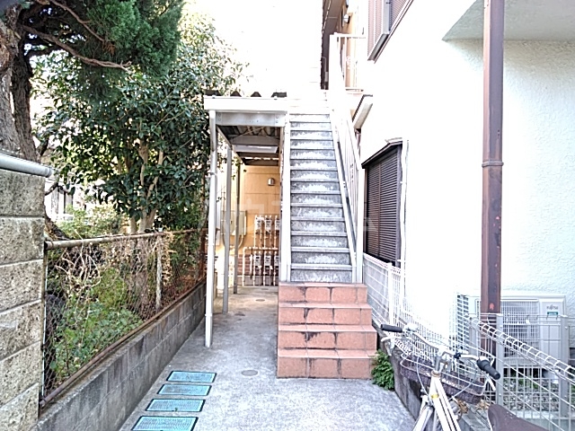 22/30 エントランス
