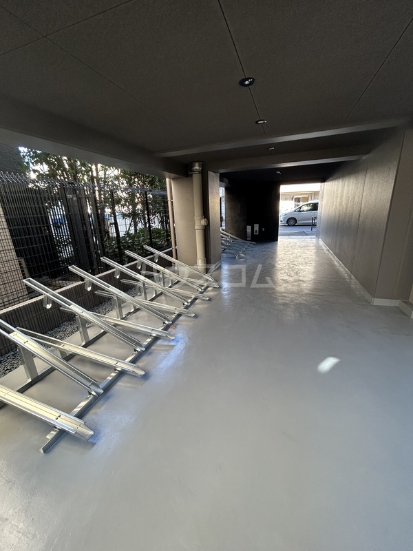 20/30 エントランス