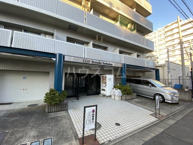 28/30 エントランス