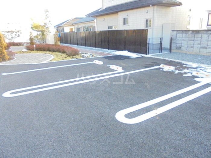 15/18 駐車場
