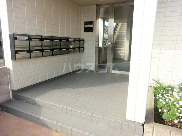 14/15 エントランス