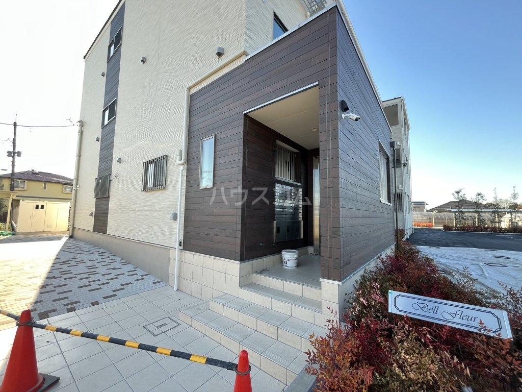 28/30 エントランス