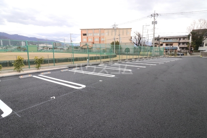 18/26 駐車場