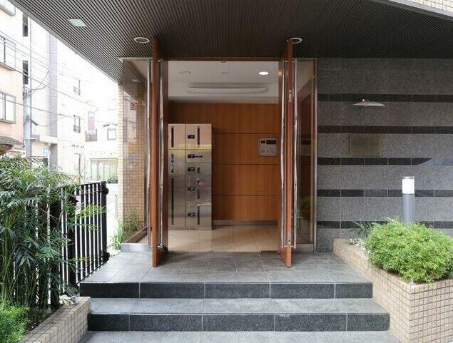 25/30 エントランス