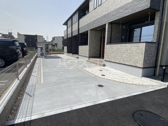 21/30 エントランス