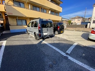 22/30 駐車場