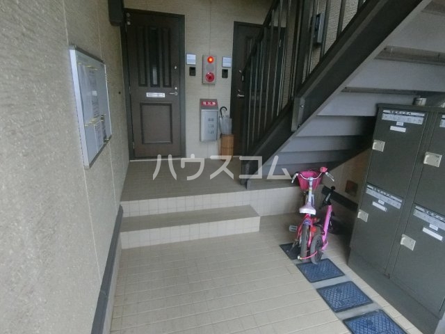 28/30 エントランス