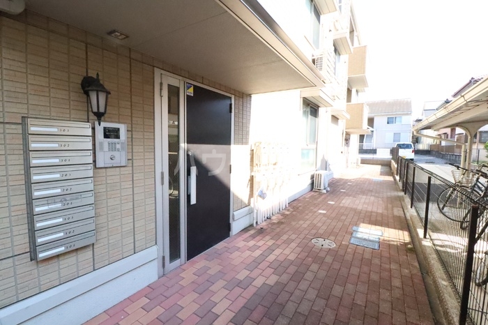 17/25 エントランス