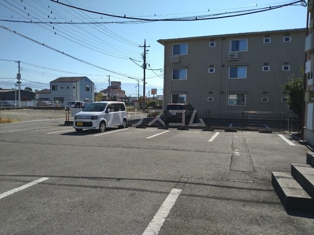 2/6 駐車場
