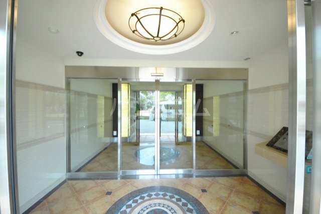 19/28 エントランス