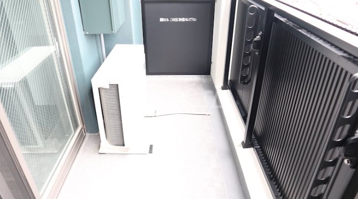 13/19 バルコニー