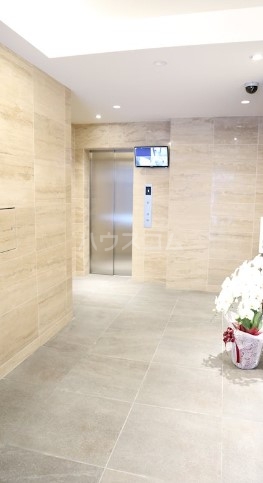 17/19 エントランス