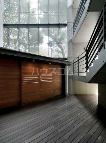 19/21 エントランス