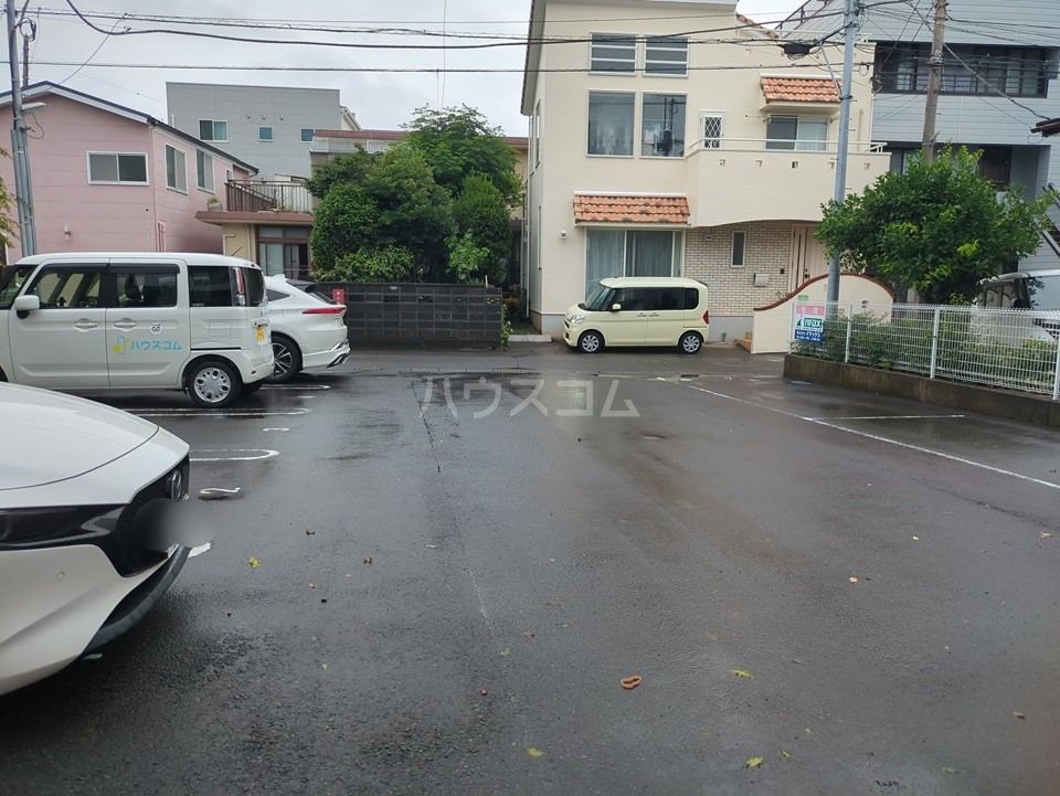 19/23 駐車場