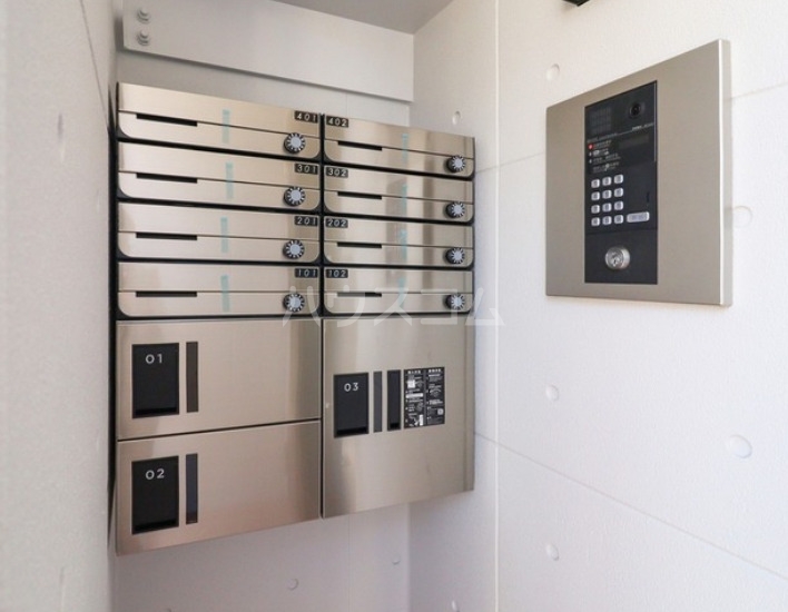 19/23 エントランス