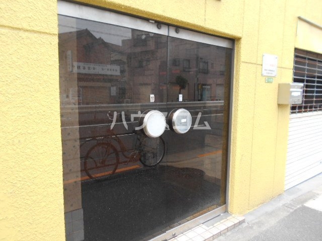 13/14 エントランス