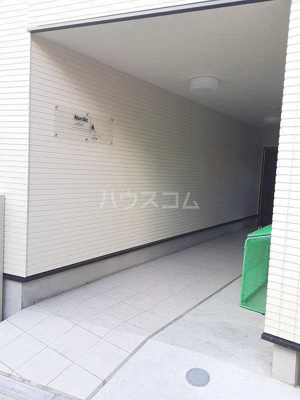 20/30 エントランス