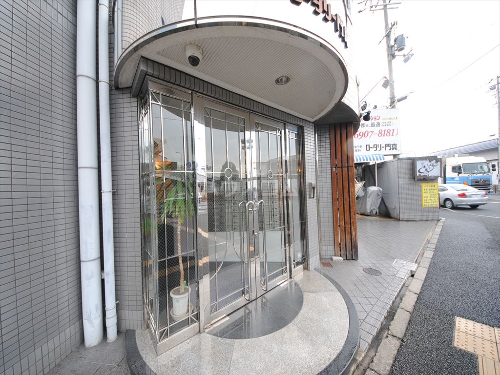 18/24 エントランス