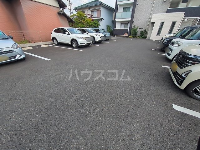 2/7 駐車場